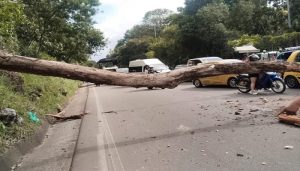 Las autoridades iniciaron las evaluaciones en la zona para prevenir hechos similares en el sector. //Foto: Vanguardia