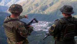 Fuerza pública, en apoyo con bomberos y comunidad, buscan al soldado extraviado en zona rural de Dabeiba. IMAGEN DE ARCHIVO COMO REFERENCIA