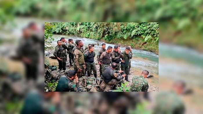 Imagen de algunos de los militares plagiados por indígenas en Chocó Foto: Foto publicada por Indígenas del Resguardo La Puria Carmen de Atrato