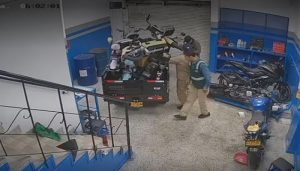 Millonario robo a concesionario dejó pérdidas cercanas a $300 millones. // Captura de video Blu Radio