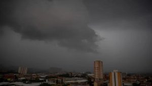 Los aguaceros se están concentrando en las tardes en Medellín. Foto: Juan Antonio Sánchez Ocampo.