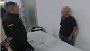 Capturado en el Aeropuerto de Cartagena un sujeto que transportaba cerca de 20 dediles de cocaína en el estómago. //CORTESÍA POLICÍA NACIONAL.