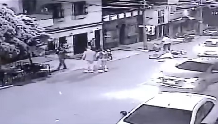 En el procedimiento se incautó un revólver calibre 38, munición y un arma neumática. Foto: Captura de pantalla