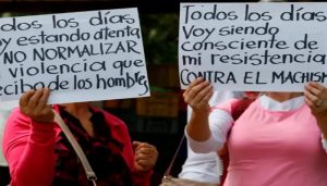 Imagen de referencia de una protesta para rechazar los abusos contra las mujeres. FOTO ARCHIVO EL COLOMBIANO.