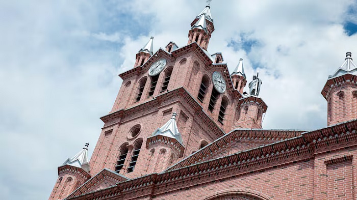 Basílica del Señor de Los Milagros, uno de los principales sitios de interés de los viajeros que llegan a Guadalajara de Buga. Foto: Getty Images