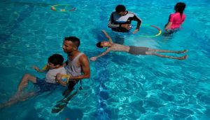 Según el relato de la mamá, al niño de 10 años se le dificulta el aprendizaje y no rinde para hacer actividad física porque también presenta problemas para caminar. FOTO Getty