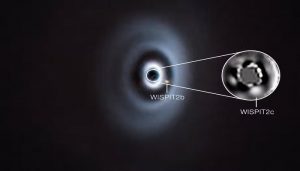 Astrónomos capturan la formación de dos planetas alrededor de una estrella joven. Foto: ESO/C. Lawlor, R. F. van Capelleveen et al.